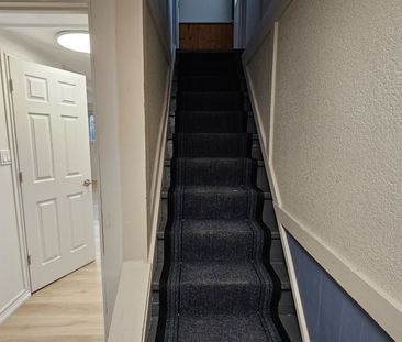 For Lease - 217 Thoms Crescent, Newmarket, Ontario - Photo 4