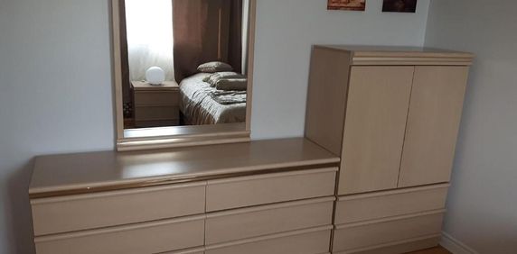 GRAND APPARTEMENT 5 1 2 TRÈS AGRÉABLE SITUÉ 1750 RUE LABELLE À LONGUEUIL - Photo 2