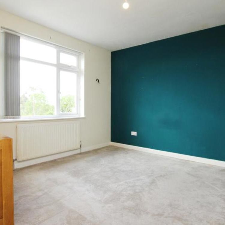 first-floor two-bed flat in close proximity to Southmead Hospital. Allocated parking available! - Photo 1
