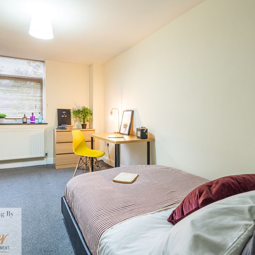 6 bed shared house: all with ensuite bathrooms: quiet location: near shops - Photo 1