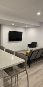 Charmant logement entièrement rénové de 1 chambre à coucher libre à partir du 1er août 2026 - Photo 4
