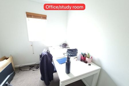 3 beds + 1 office/study room 2 baths House - Photo 5