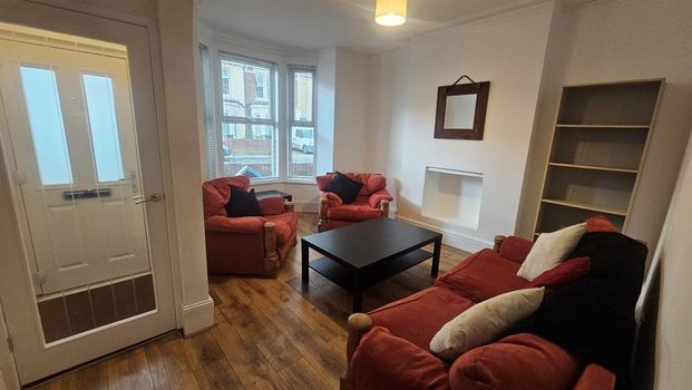 4 bedroom terraced house to rent - Photo 1