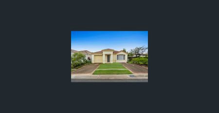 FAMILY HOME IN BOUTIQUE COMPLEX - Photo 2