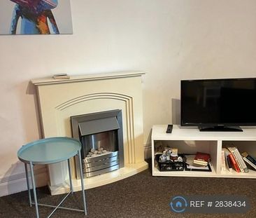 6 bedroom end of terrace house to rent - Photo 2