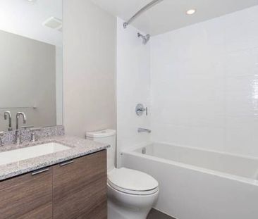 Private room and bath, Marine Drive / Marine Gateway / Canada Line - Photo 4