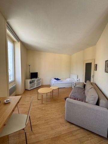 Location Appartement 1 pièce 35m² MONTMORILLON 86500 - Photo 4
