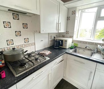 4 bedroom semi-detached house to rent - Photo 1