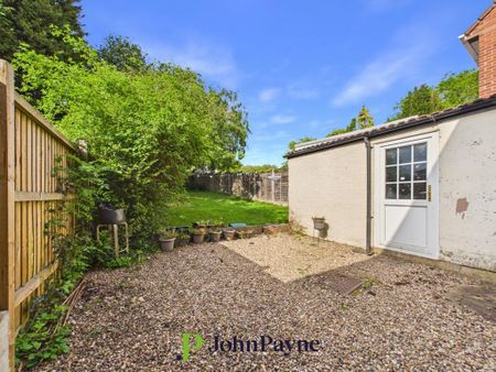 3 bedroom semi-detached house to rent - Photo 5