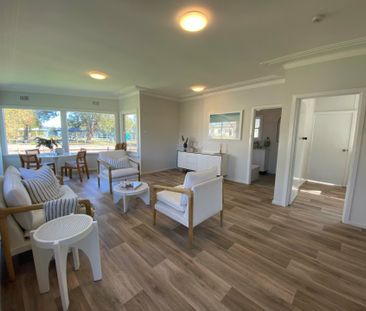 Stylish Lakeside Living - Photo 2