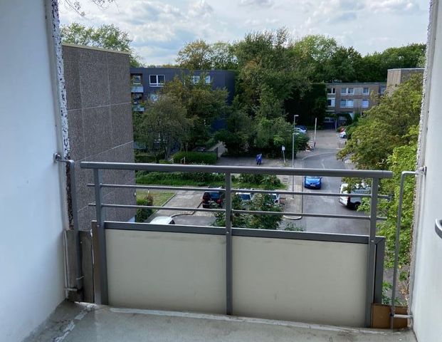 Großzügige Zweizimmerwohnung mit Wannenbad und Balkon - Photo 1