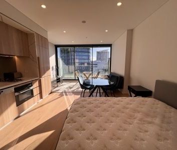 EXPERIENCE THE LUXURY LANDMARK STUDIO - Photo 2