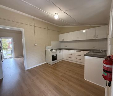 8 Park Street - Photo 5