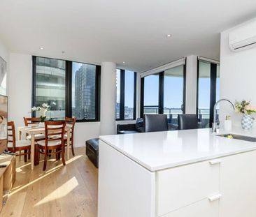 Fully Furnished Stylish and Modern Apartment in Footscray - Photo 2