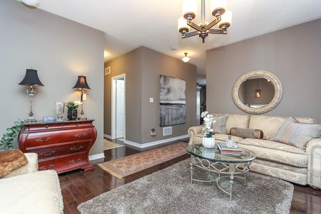 For Lease - 139 White Sands Way Unit# Upper, Wasaga Beach, Ontario - Photo 2