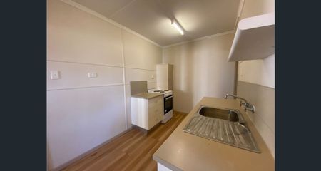 For Rent - 6 Month Lease with the Option to Renew - Photo 2