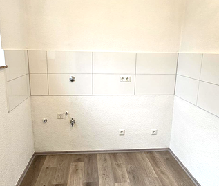 Schöne 3-Zimmer-Wohnung mit Tageslichtbad im Erdgeschoss! - Foto 1