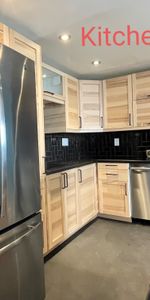Two rooms in **Newly-renovated** apartment on high floor in - Photo 3