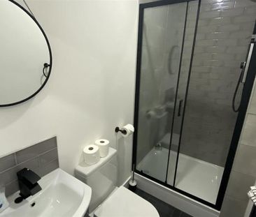 1 bedroom in a house share to rent - Photo 6