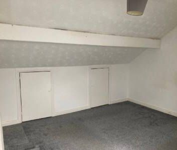 Partly Furnished 3 Bedroom Terrace - Photo 4