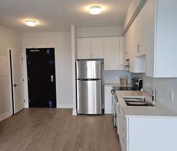 For Lease - 1350 HEMLOCK Road Unit# 303, Manor Park - Cardinal Glen... - Photo 5