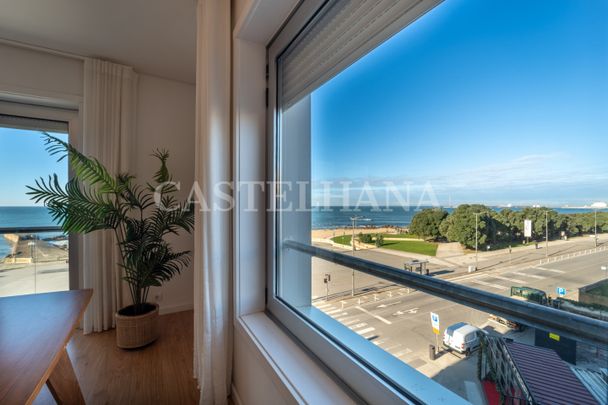 Apartamento T3 Av. Brasil, primeira linha com vista Mar - Photo 1