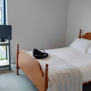 Modern Townhouse Living in a Prime Mount Wellington Location - Photo 2