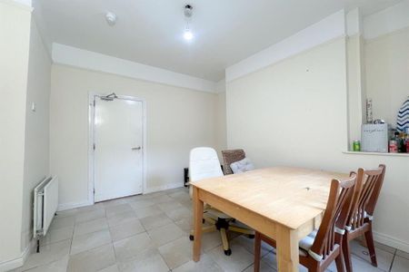 120 University Avenue, Belfast, BT7 1GZ - Photo 3