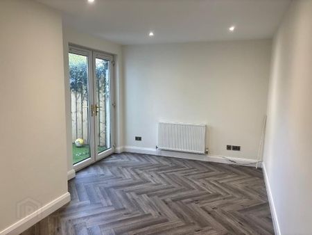 The Courtyard, 4 Mary Street, Newtownards, BT23 4GB - Photo 2