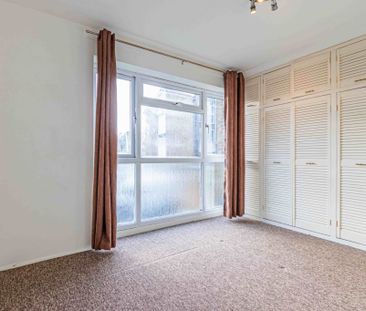 1 bed Flat for rent - Photo 3