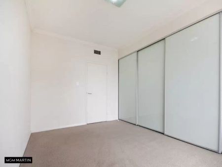 MGM MARTIN – NEWLY RENOVATED TWO BEDROOM APARTMENT (BUILDING 2, UNIT ON LEVEL 7) - Photo 4