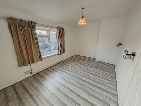 3 bedroom detached house to rent - Photo 3