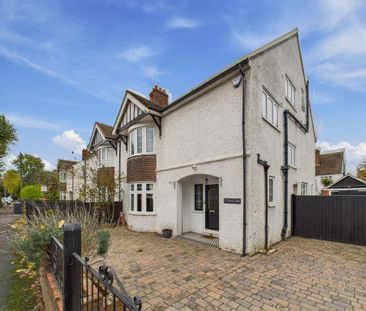 4 bedroom semi-detached house to rent - Photo 5