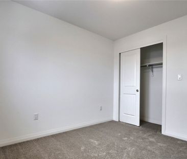 For Lease - 96 Willson Drive, Thorold, Ontario - Photo 2