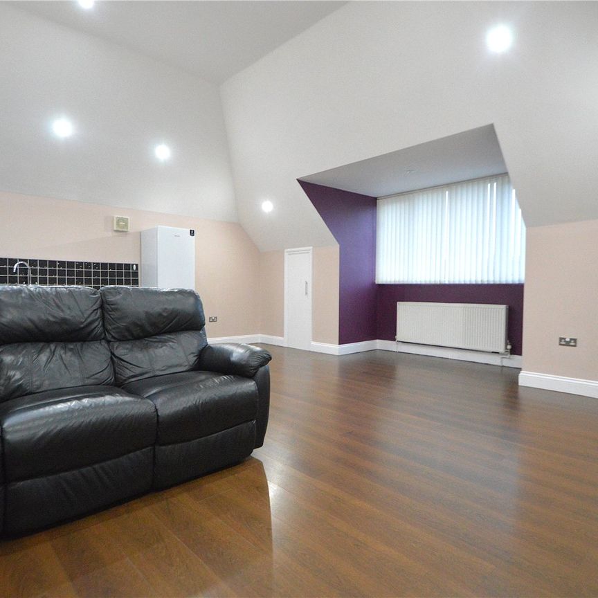 Addiscombe Grove, Croydon, Surrey, CR0 - Photo 1