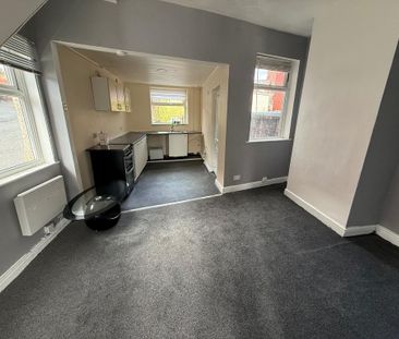 2 bedroom terraced house to rent - Photo 4