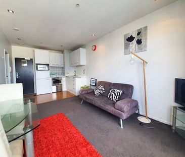 CITY CENTRE - 1 Bedroom Apartment with Amazing Views - Photo 6