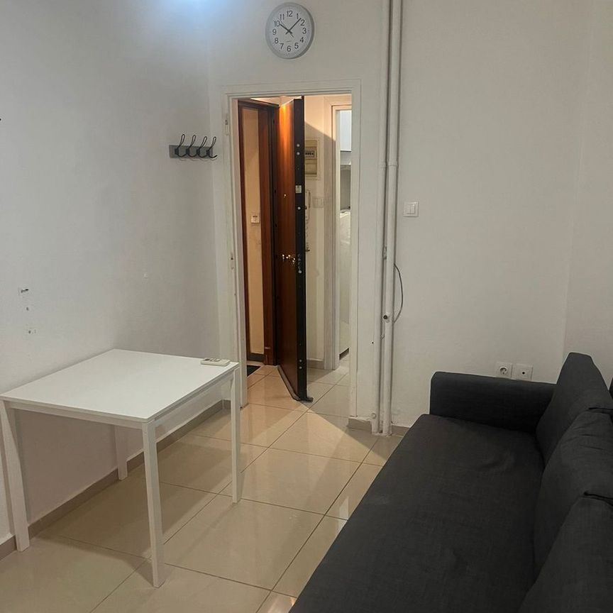 Studio/Γκαρσονιέρα για ενοικίαση - Πειραϊκή - Χατζηκυριάκειο, - Φωτογραφία 1