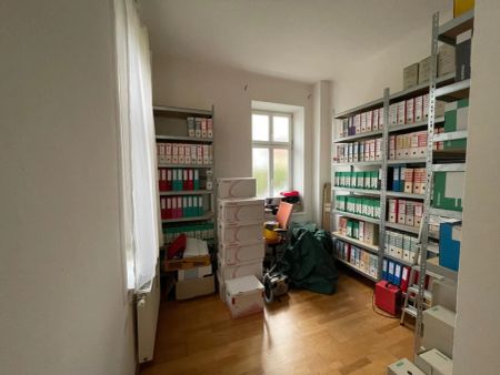 FAMILIENHIT - WOHNEN in stilvoller, zentral gelegener VILLA - Photo 2