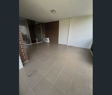 Modern 1 Bedroom Apartment on Merrylands Rd available for rent - Photo 5
