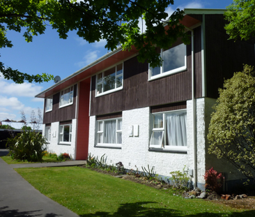 Ground Floor - 2 Bedroom Flat - Photo 5