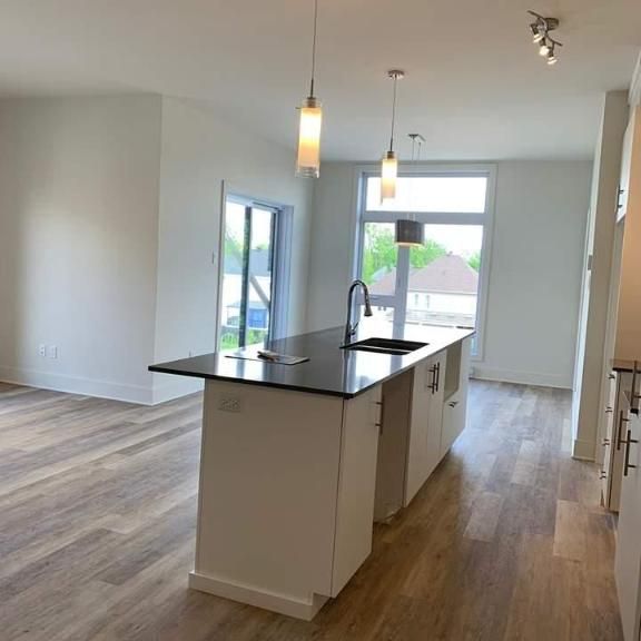 3 CH - 1 SDB - Rosemère - $2,140 /mo - Photo 1