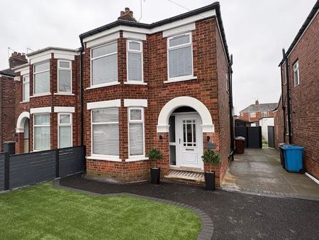 3 bedroom semi-detached house to rent - Photo 5