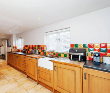 Holly Bank Farm, Ledsham Village, Led... - Photo 2