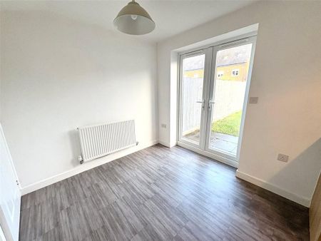 3 bedroom semi-detached house to rent - Photo 3