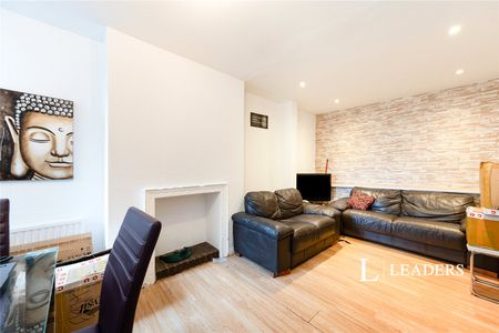 4 bedroom house to rent Manners Road, Southsea, PO4 - Photo 3