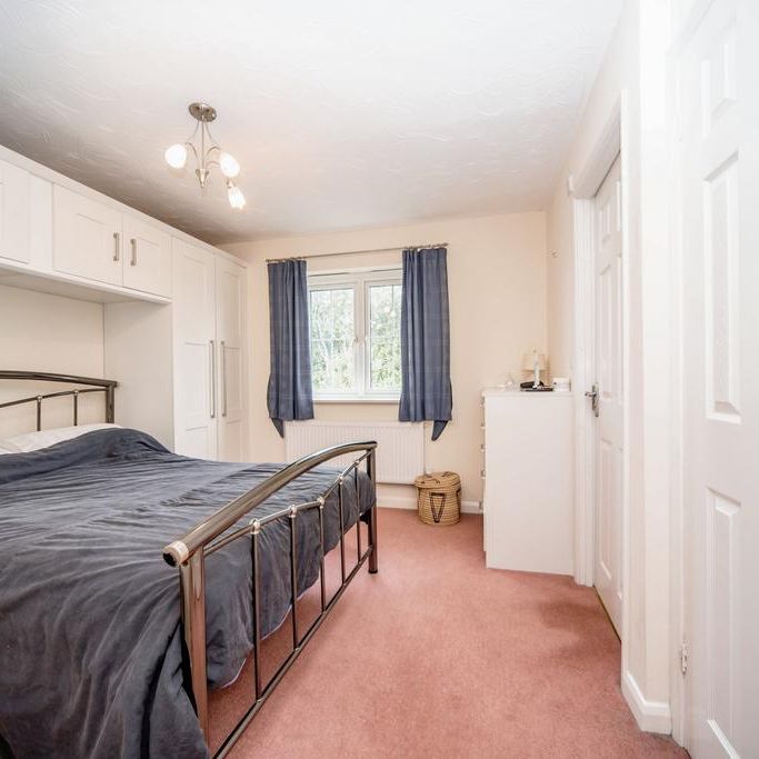 3 bedroom semi-detached house to rent - Photo 1