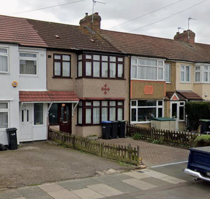 3 bedroom terraced house to rent - Photo 1