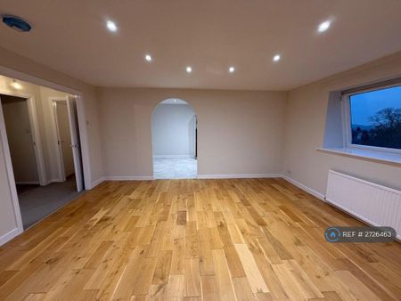 2 bedroom flat to rent - Photo 3