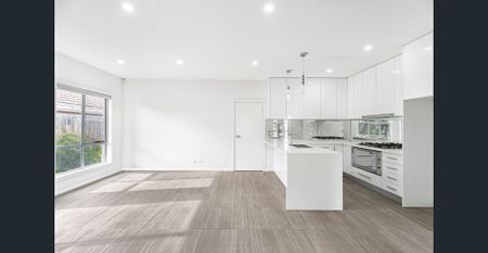 Stylish 3 Bedroom Home - Photo 5